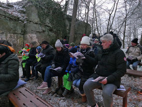 Waldadvent in der Fatima-Grotte (Foto: Karl-Franz Thiede)